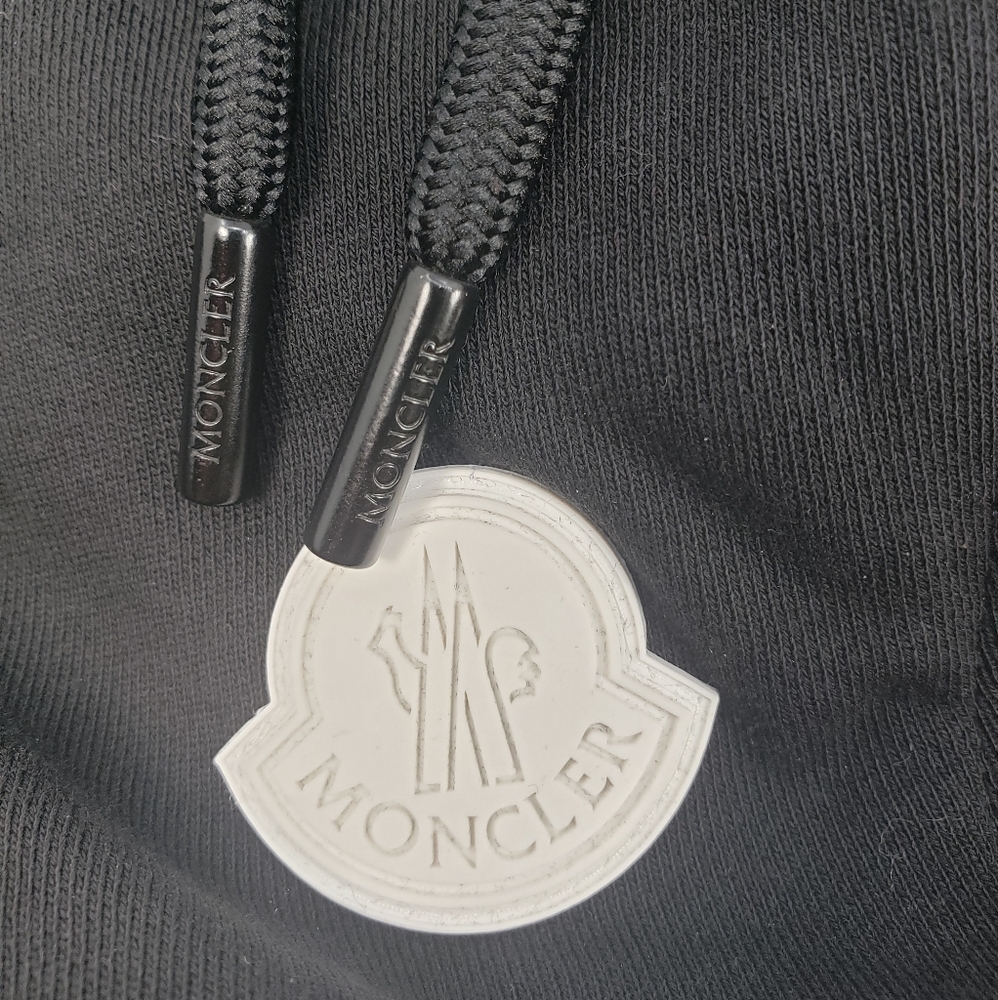 MONCLER Men's Black Logo Appliqué Sweat Shorts Size Large